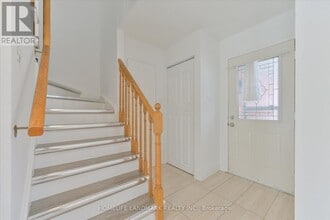 29 Drake Dr in Barrie, ON - Building Photo - Building Photo