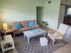 1040 7th St, Unit Apt. 3 in Miami Beach, FL - Building Photo - Building Photo