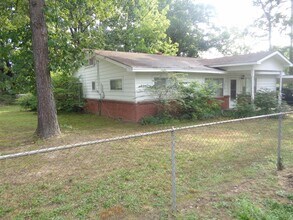 9020 W 32nd St in Little Rock, AR - Building Photo - Building Photo