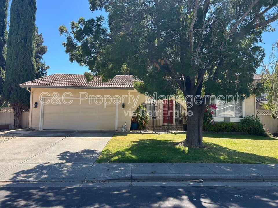 3432 Norwalk Pl in Fairfield, CA - Building Photo