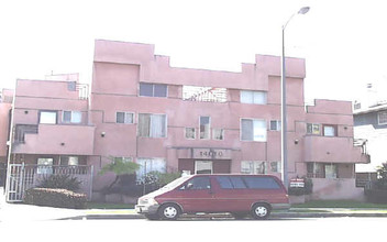 Vanowen Lofts in Van Nuys, CA - Building Photo - Building Photo