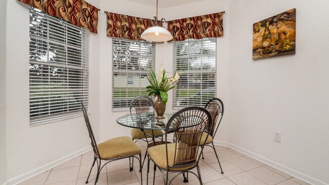 7795 Basnett Cir in Kissimmee, FL - Building Photo - Building Photo