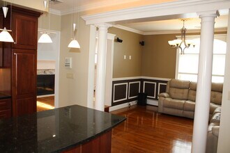 33 Franklin St, Unit 2 in Somerville, MA - Building Photo - Building Photo