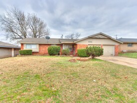 8604 NE 33rd St in Spencer, OK - Building Photo