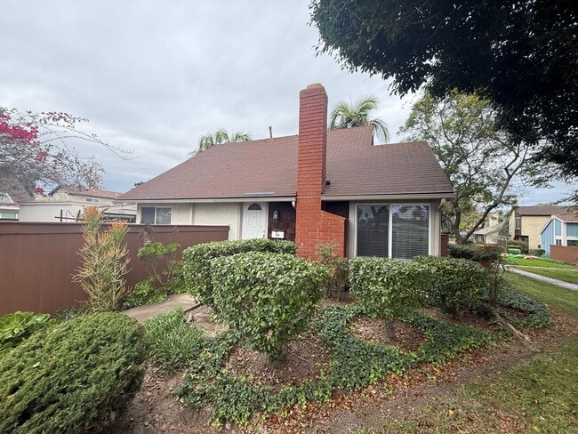 10763 Escobar Dr in San Diego, CA - Building Photo - Building Photo