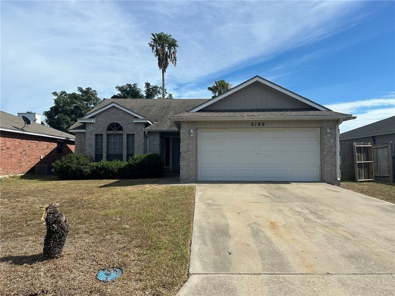 2189 Spring Park Dr in Ingleside, TX - Building Photo