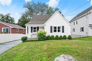 54 Dunn Ave in Stamford, CT - Building Photo