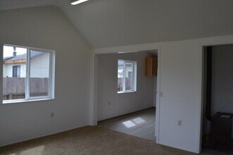 2001 Peninsula Dr in Arcata, CA - Building Photo - Building Photo