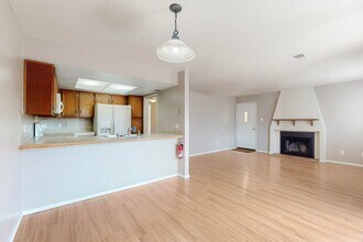 6001 McKinney Dr NE in Albuquerque, NM - Building Photo - Building Photo