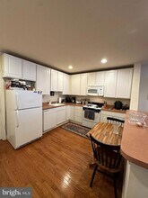 3900 Terrace St, Unit 7 in Philadelphia, PA - Foto de edificio - Building Photo