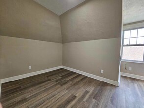 233 W Madison St in Rochester, PA - Building Photo - Building Photo