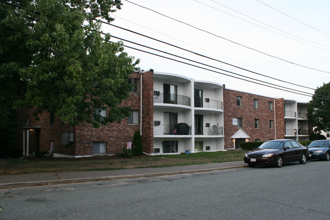 28 Charles St in Weymouth, MA - Building Photo