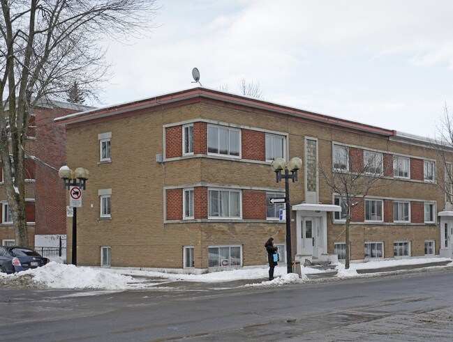 3735 Masson Rue in Montréal, QC - Building Photo - Building Photo