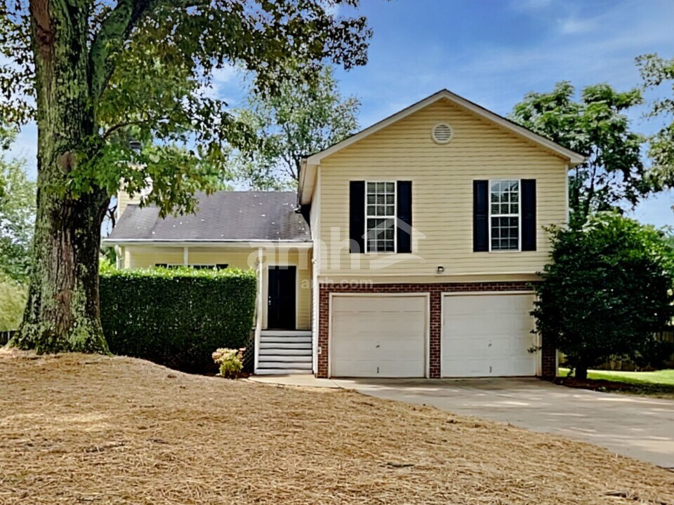 412 Lokeys Ridge Rd in Bethlehem, GA - Building Photo