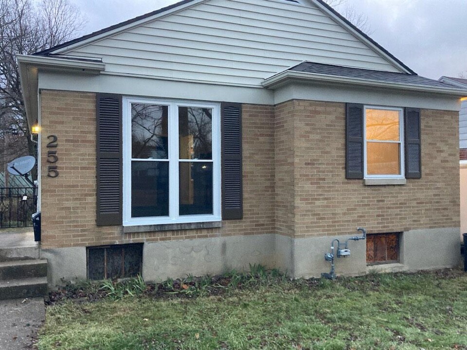 255 Wampler Ave in Dayton, OH - Building Photo