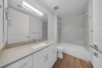 3265 Bird Ave in Miami, FL - Building Photo - Building Photo