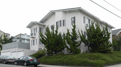 724 Warfield Ave in Oakland, CA - Building Photo - Building Photo