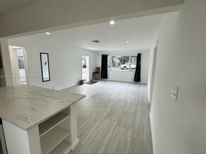 708 SW 6th St in Hallandale Beach, FL - Building Photo - Building Photo