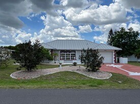 2421 Ivanhoe St in Port Charlotte, FL - Building Photo