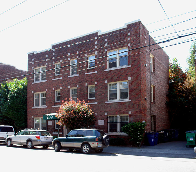 Olympic Arms/ Grayson Apartments in Seattle, WA - Foto de edificio - Building Photo