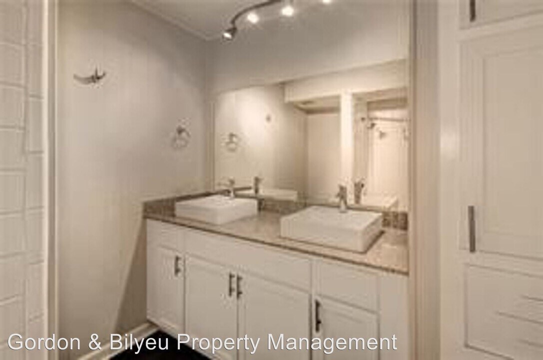 2900 Cole St in Austin, TX - Foto de edificio