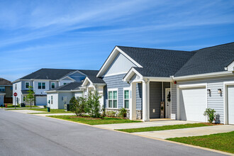 Arena Villas at Blue Angel in Pensacola, FL - Foto de edificio - Building Photo