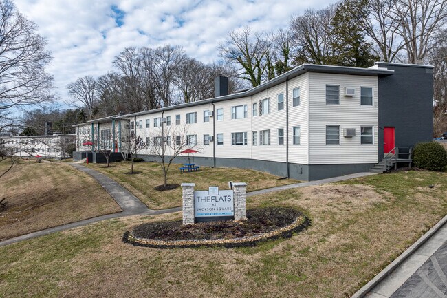 The Flats at Jackson Square -Studio, 1, & 2-Bedroom Flats and Lofts in Oak Ridge, TN in Oak Ridge, TN - Building Photo - Building Photo