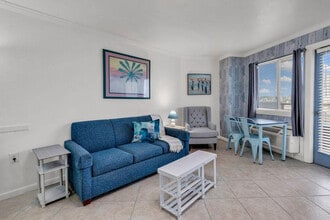 2001 S Ocean Blvd in Myrtle Beach, SC - Foto de edificio - Building Photo