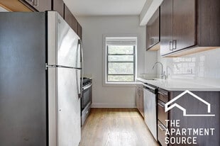 3407 W Fullerton Ave, Unit 2C in Chicago, IL - Building Photo