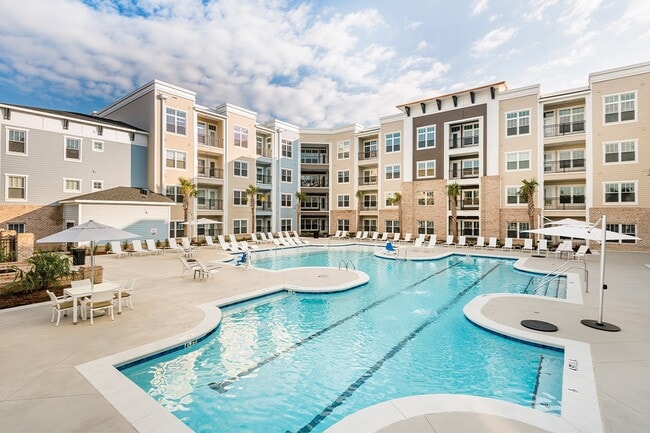 Central Island Square