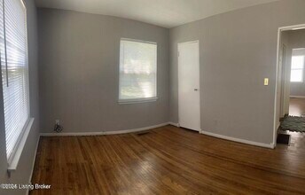 610 Marquette Dr in Louisville, KY - Building Photo - Building Photo