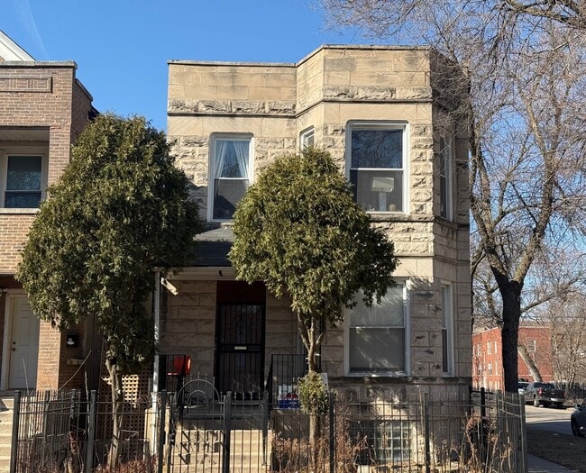 856 N Lawndale Ave in Chicago, IL - Building Photo - Building Photo