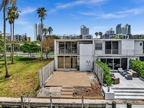 825 NE 26th Ave in Hallandale Beach, FL - Building Photo - Building Photo