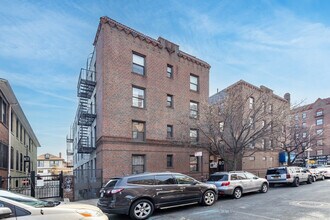 The Estates in Jackson Heights, NY - Building Photo - Building Photo