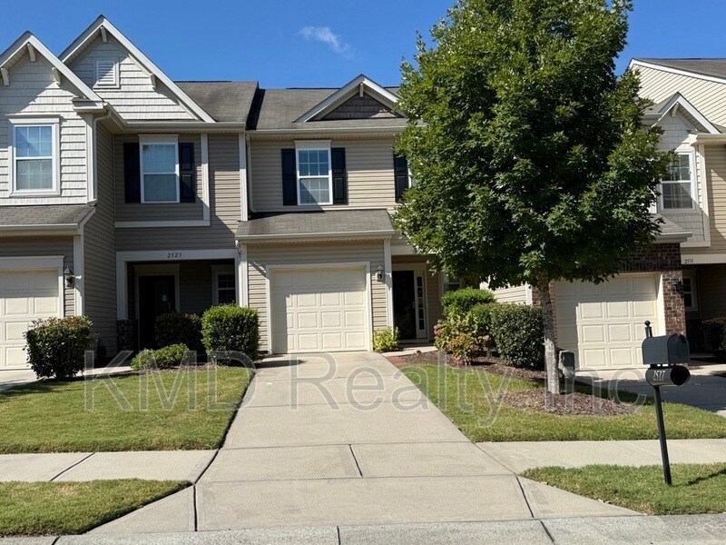 2527 Early Flight Dr in Charlotte, NC - Building Photo