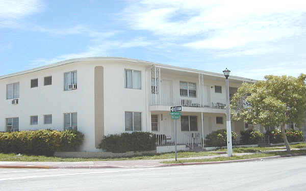 7925 Hawthorne Ave in Miami, FL - Foto de edificio - Building Photo