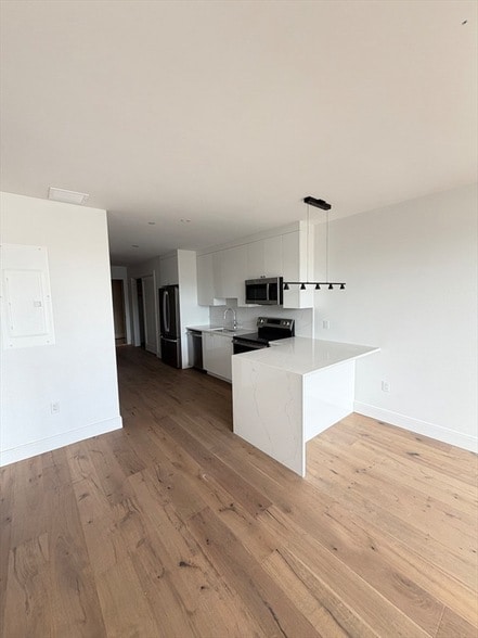 1121 Dorchester Ave, Unit 301 in Boston, MA - Foto de edificio - Building Photo