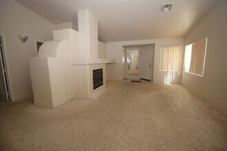3583 Summerday Ct in Las Vegas, NV - Building Photo - Building Photo