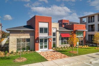 The Lively at Firewheel in Garland, TX - Foto de edificio - Building Photo