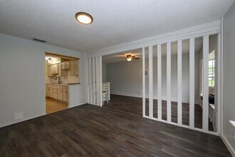 7103 Howerington Cir in Austin, TX - Building Photo - Building Photo