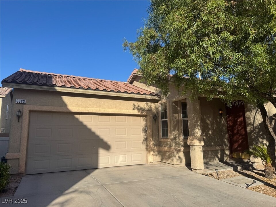 6623 Brick House Ave in Las Vegas, NV - Building Photo