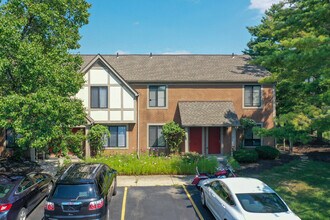 Danbury Meadows Apartments in Galloway, OH - Foto de edificio - Building Photo