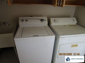 1457 Mona Loop in Hilo, HI - Building Photo - Building Photo