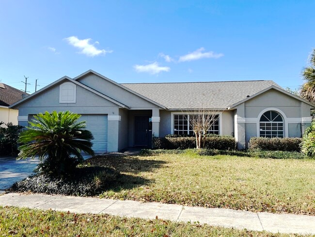 3418 Sterling Lake Cir in Oviedo, FL - Building Photo - Building Photo