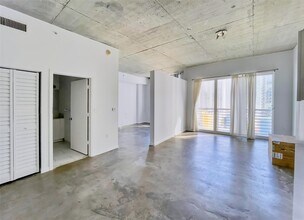 133 NE 2nd Ave, Unit 2105 in Miami, FL - Building Photo - Building Photo