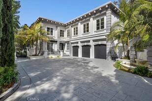 1756 Clear View Dr in Beverly Hills, CA - Building Photo