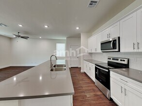 843 Longwood Gardens St in Las Vegas, NV - Building Photo - Building Photo