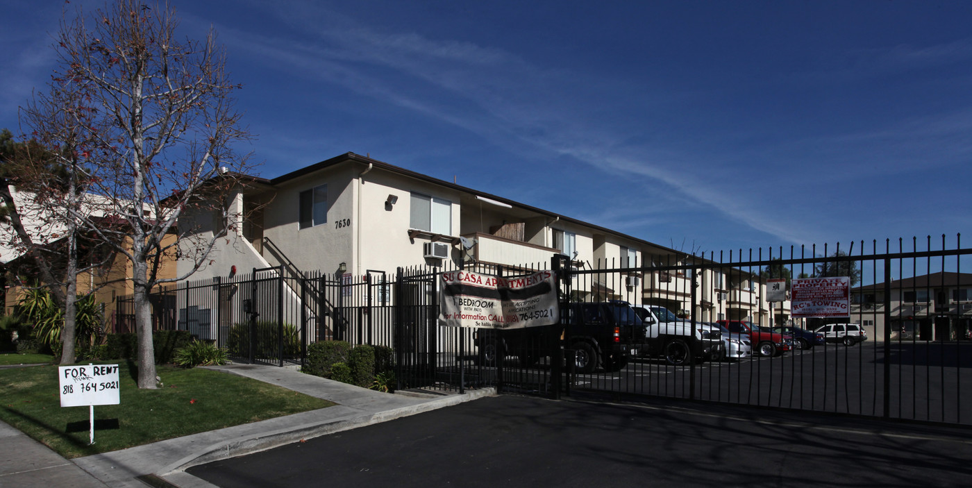 Su Casa Apartments in North Hollywood, CA - Building Photo