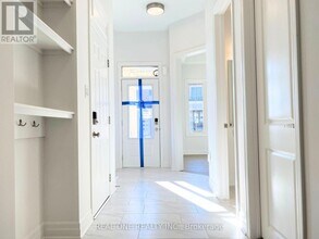 42 Misthollow Cres in Markham, ON - Building Photo - Building Photo