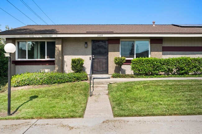 1605 Carmel Cir E in Upland, CA - Building Photo - Building Photo